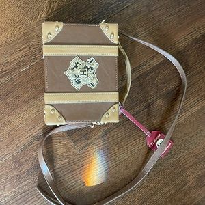 HP Hogwarts Platform 9 3/4 Suitcase Handbag